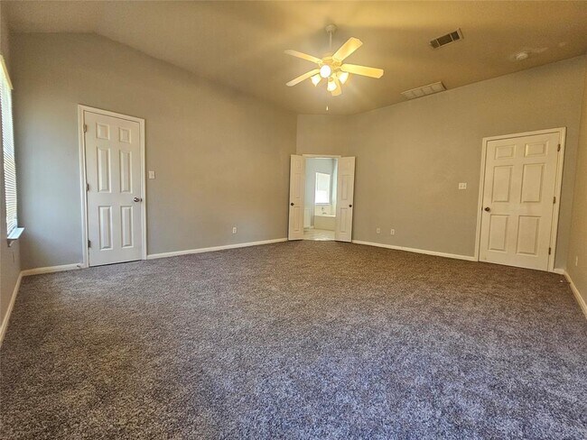 Building Photo - 164 Ashwood N