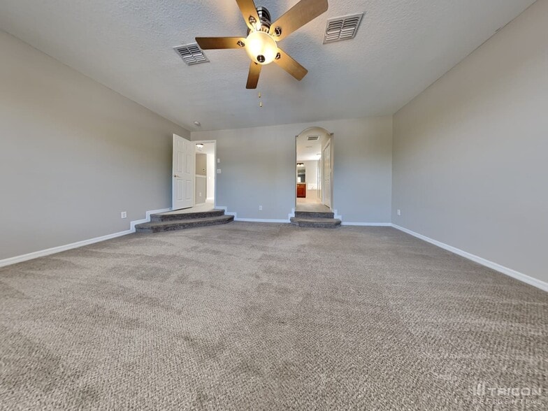 Building Photo - 10636 Deerberry Dr