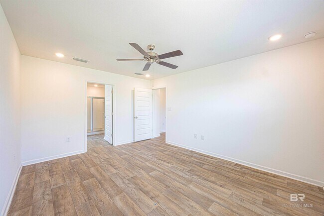 Building Photo - 23294 Shadowridge Dr