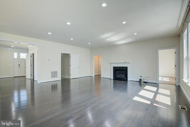 Building Photo - 23685 Kilkerran Dr