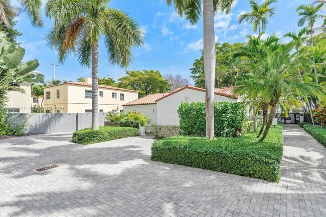 Building Photo - 1024 Lenox Ave.