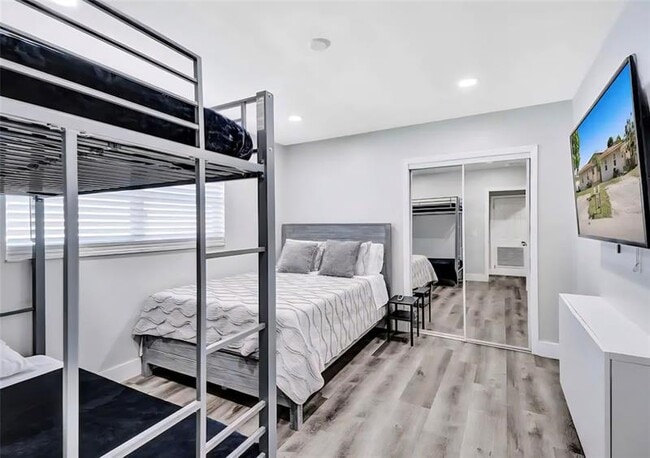 Building Photo - 2413 SW 58th Manor