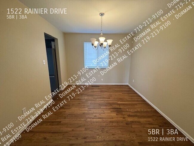 Building Photo - 1522 Rainier Dr