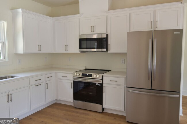 Building Photo - 1070 Moreland Dr
