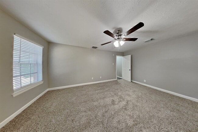 Building Photo - 16054 Pinyon Creek Dr