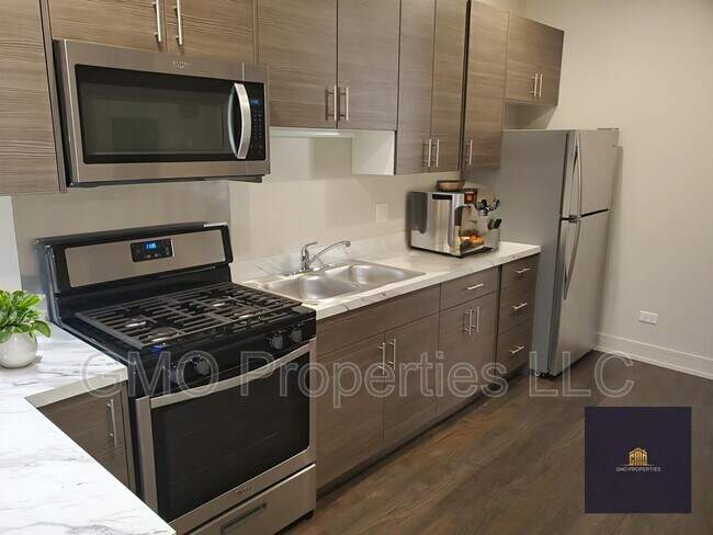 Building Photo - 822 S Karlov Ave