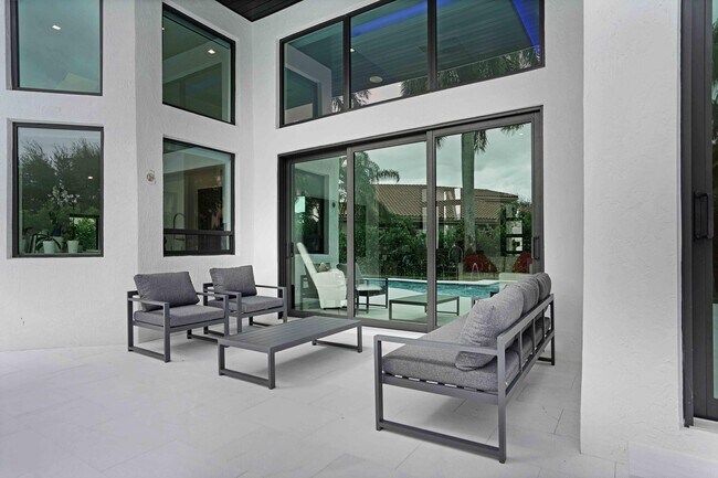 Building Photo - 3012 NW 61st St