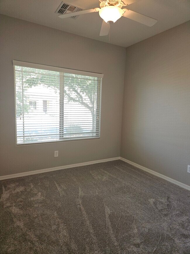 Building Photo - Very Nice Home with New carpet
