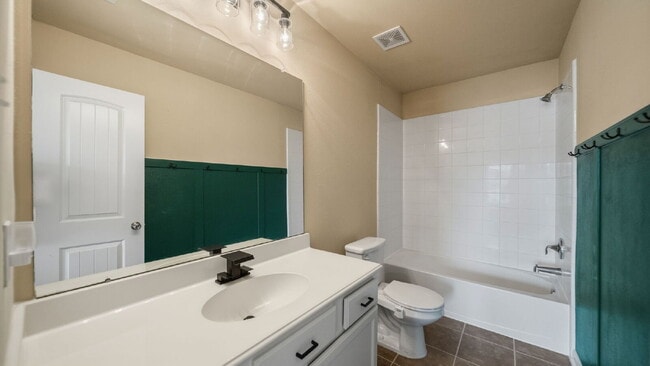 Building Photo - Beautiful 4-bedroom home in the sought-after Lake Conroe Hills community!
