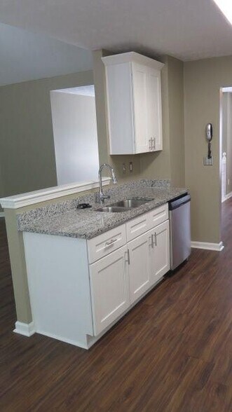 Building Photo - 944 Aspen Dr