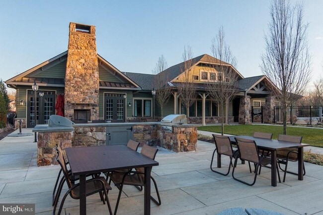 Building Photo - 7524 Calais Way