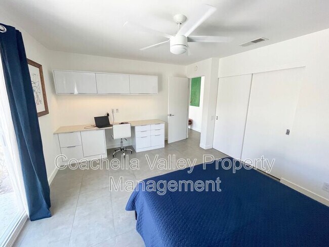 Building Photo - 2885 E Venetia Rd