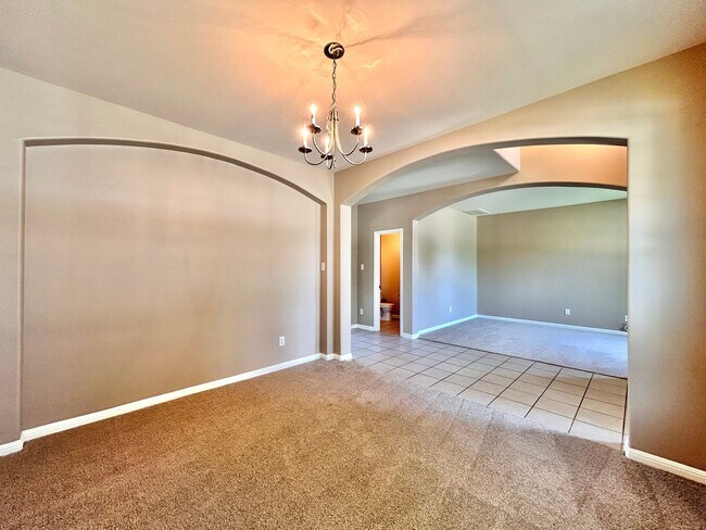 Building Photo - Your Next Home Awaits – Roomy, Bright & Co...