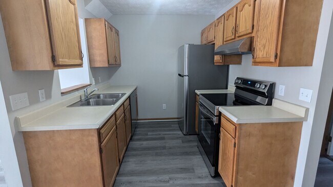 Building Photo - MN Cedar Village (861)