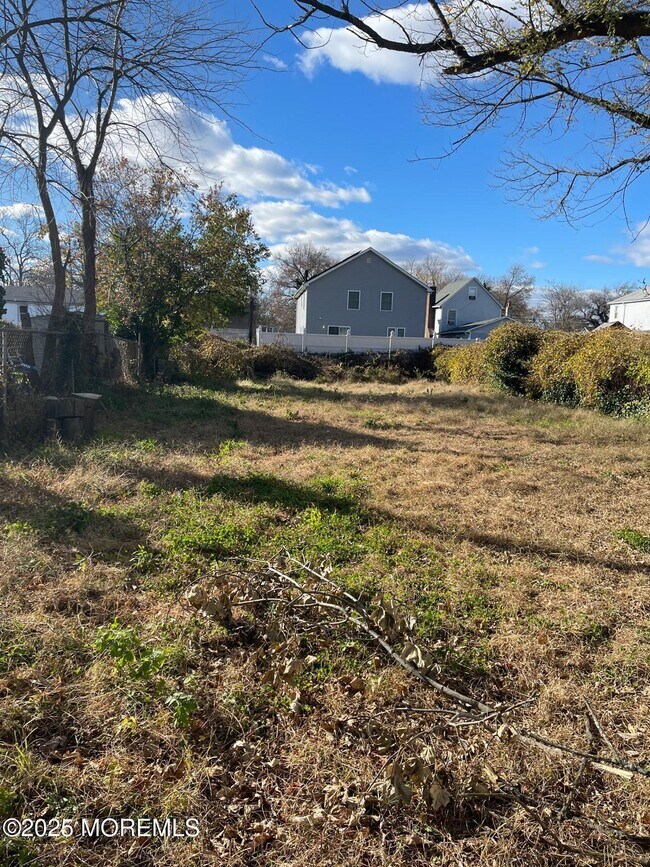 Building Photo - 405 Myrtle Ave