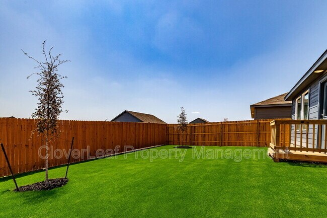 Building Photo - 3338 Gingham Pt