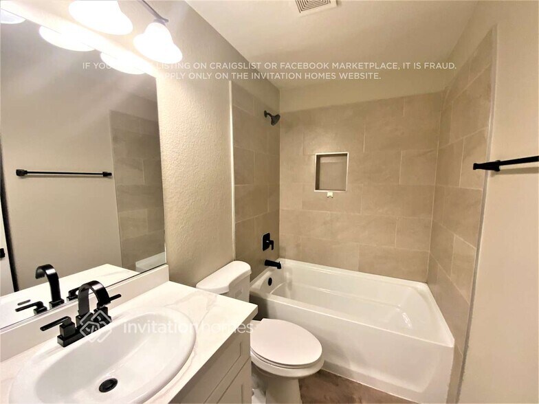 Building Photo - 9578 Lavarun Ct