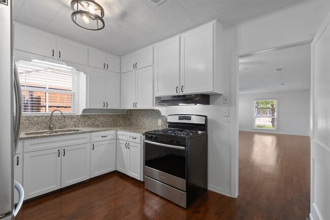 Building Photo - 9103 Forest Hills Blvd