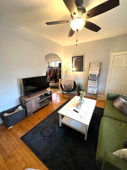 Living Room - 1401 5th St NE