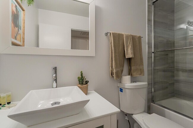 Building Photo - 2534 N 87th Way