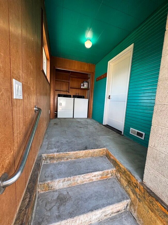 Building Photo - 10205 OR-39