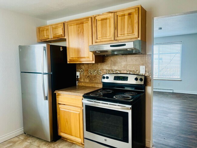 Building Photo - 16th7130