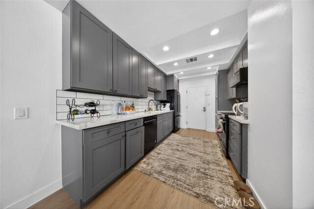 Building Photo - 7250 Franklin Ave