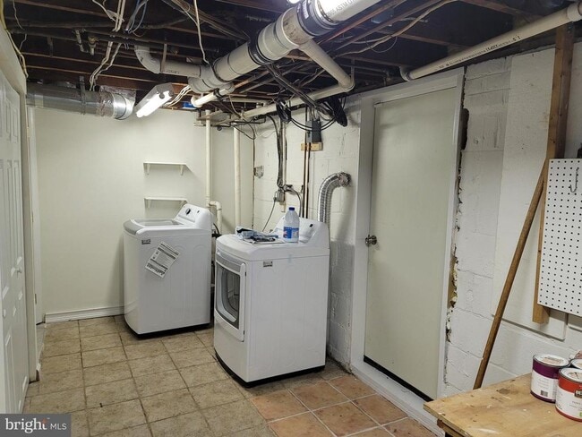 Building Photo - 1015 Veirs Mill Rd