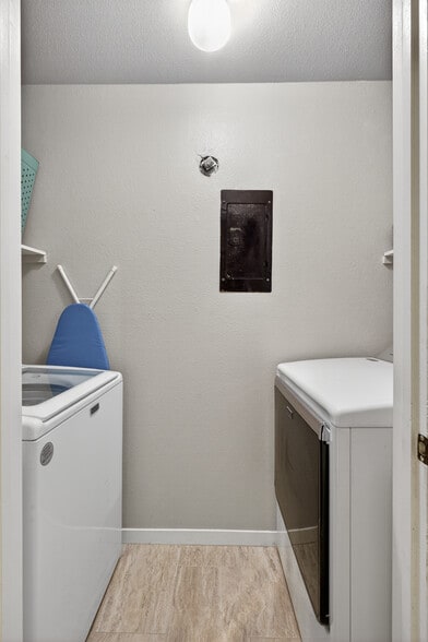 Laundry Room - 6327 Morgan Pl