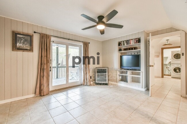 Building Photo - 230 Silver Maple Ln