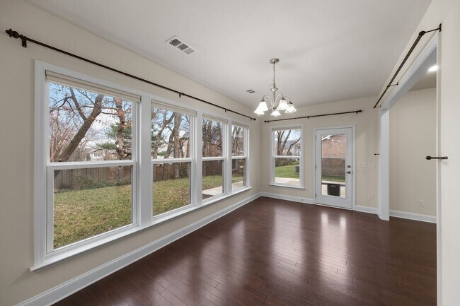 Building Photo - 3002 DaVinci Ct