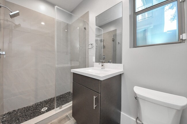 Building Photo - 3204 Sherman St