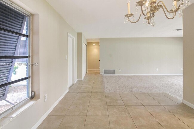 Building Photo - 10962 SW 117th St