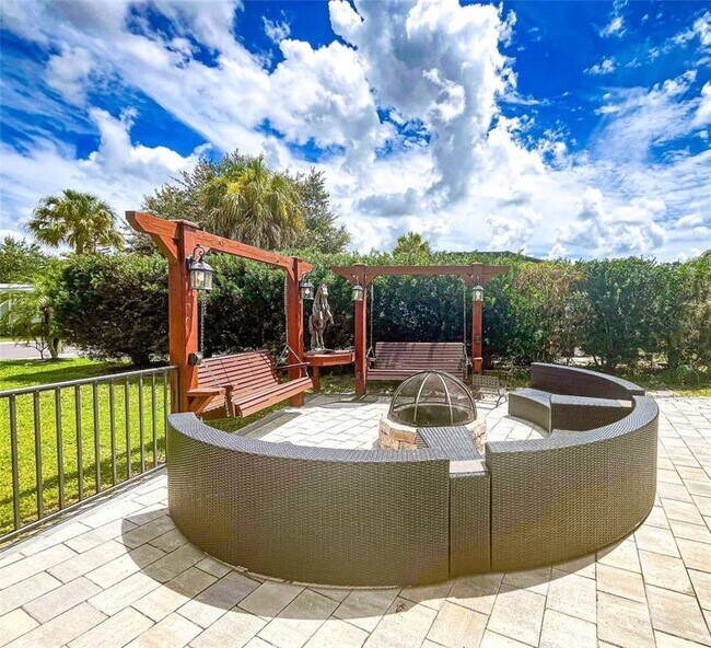 Building Photo - 107 Long Hammock Dr