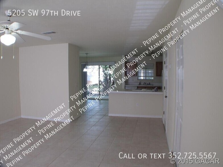Building Photo - 5205 SW 97th Dr