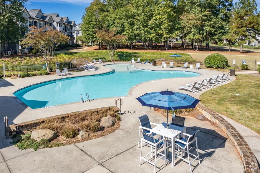 Resort-Style Pool with Sun Deck - Eagle's Brooke