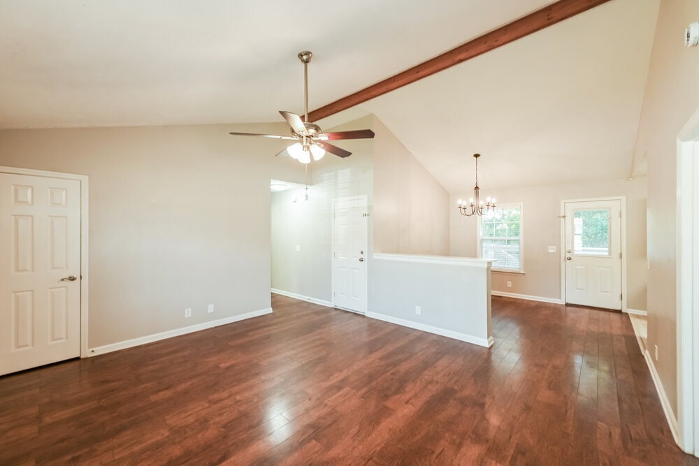 Building Photo - 4936 Deerhaven Dr