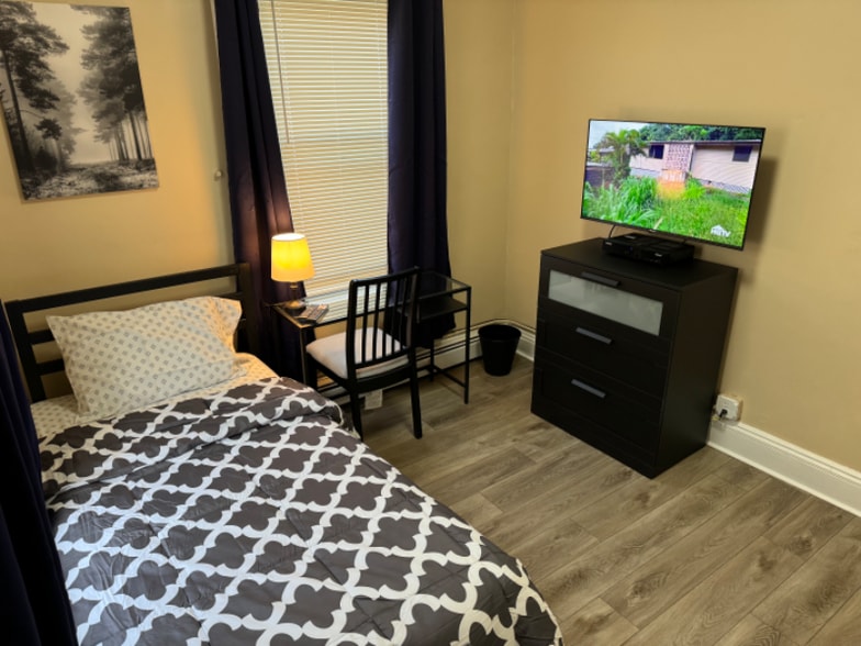 Building Photo - 263 Union St