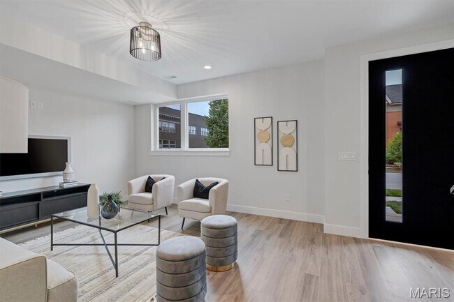 Building Photo - 513 Whittier St