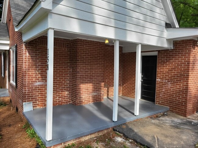 Building Photo - 158 Shurley St