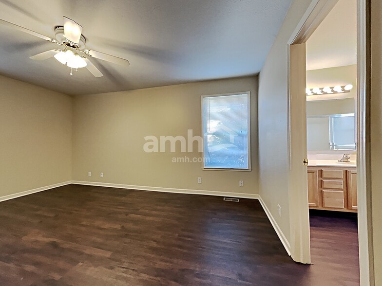 Building Photo - 13041 Rawlings Ct