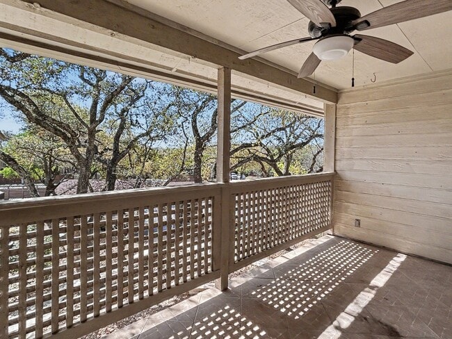 Building Photo - Charming 2BR Condo with Vaulted Ceilings, Fireplace & Pool Access