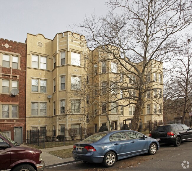6300 N Leavitt St - Rosemont Leavitt Apartments