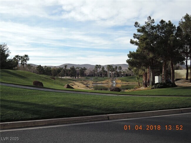 Building Photo - 397 Hidden Hole Dr