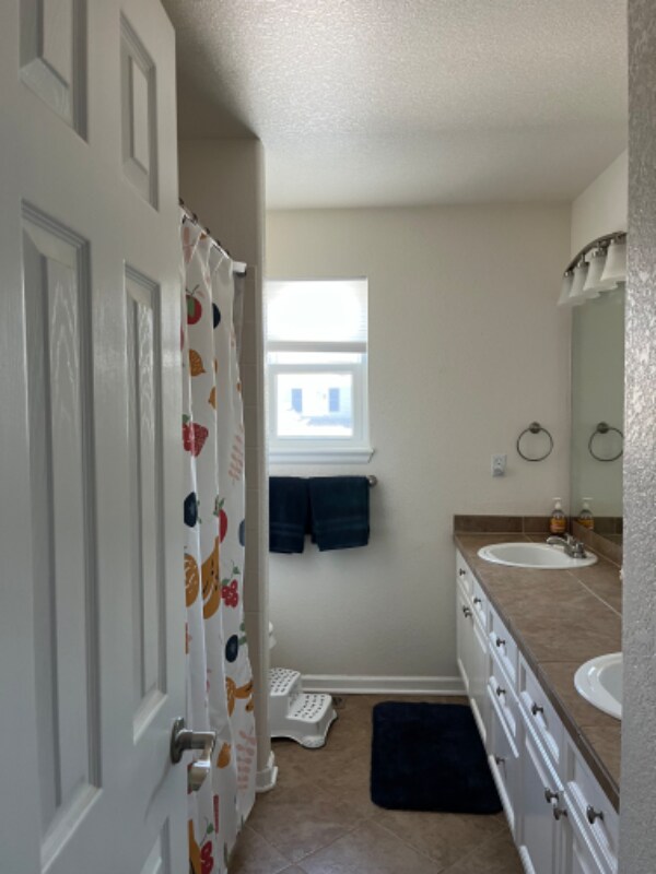 Building Photo - 541 Rita Pl