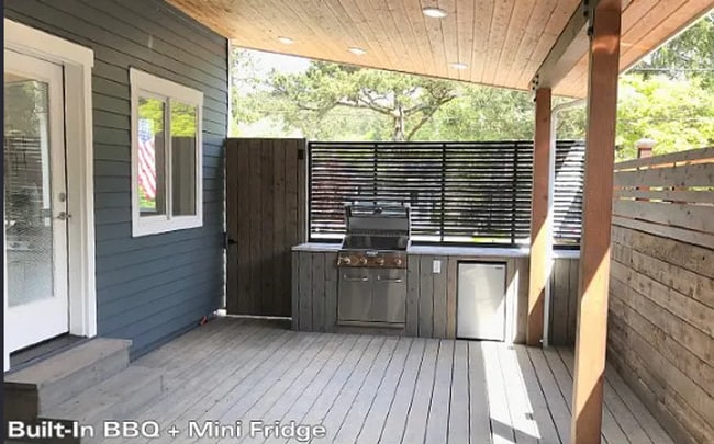 Building Photo - Beautiful 4 Bed, 3 Bath Walking Distance to the Beach!!!