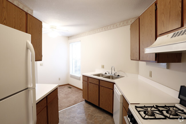 Two Bedroom - Kitchen - Hamlet at Maumee