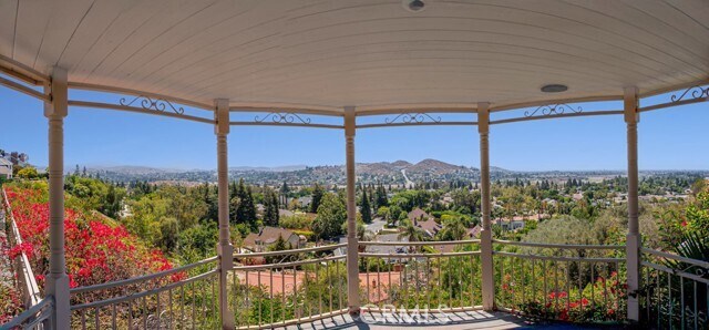 Building Photo - 9772 Crestview Cir