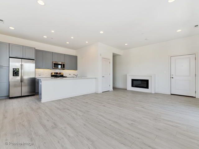 Building Photo - 7355 W Grand Ave