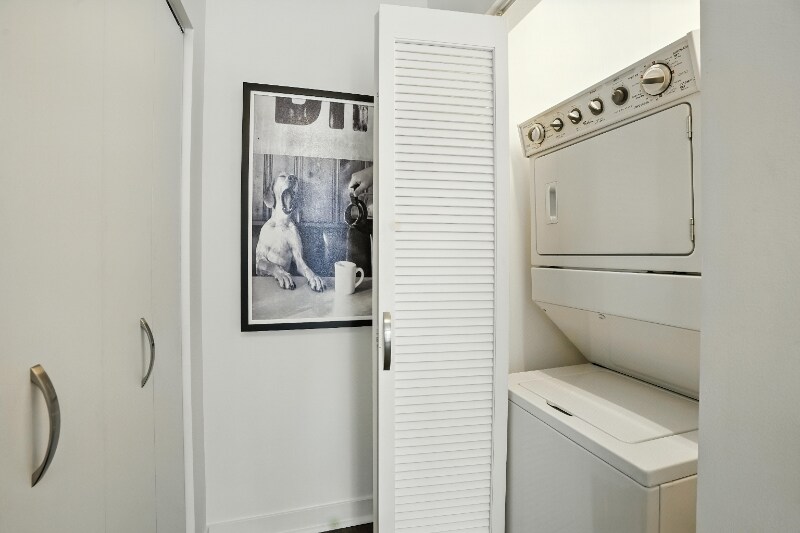 Building Photo - 101 W Wacker Dr